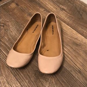Blush patent leather ballet flats, size 9